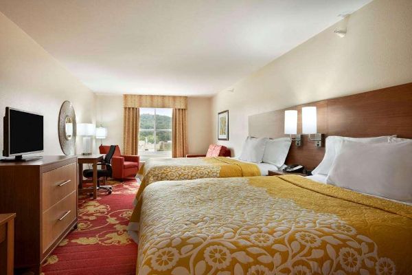 DAYS INN & SUITES BY WYNDHAM C (Caldwell)